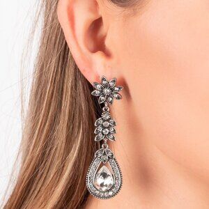 Paparazzi Jewelry Accessories - Floral Fantasy - White Earrings - Vintage